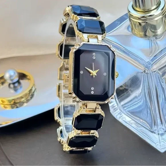 Vintage Classic Black and Gold Women's Watch - Picture 2 of 3